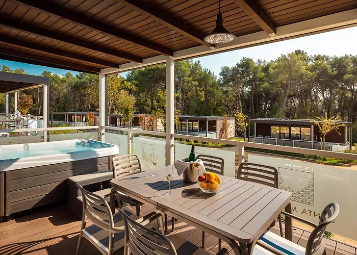 Кемпинг Amazing Stacaravan In Vabriga With Wifi Пореч