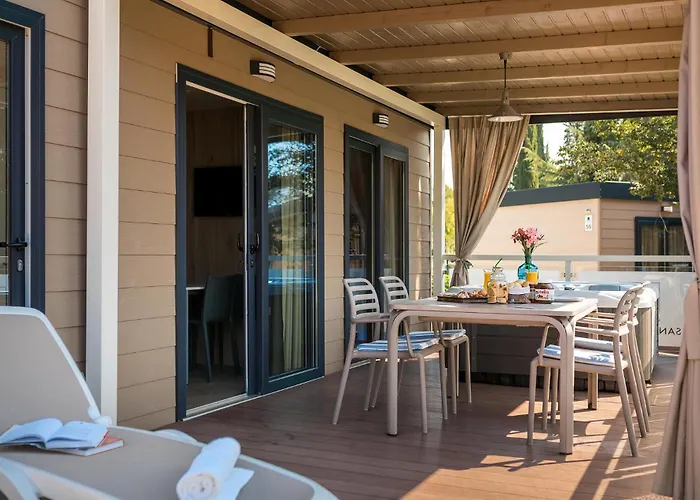 Amazing Stacaravan In Vabriga With Wifi Кемпинг