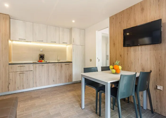 Amazing Stacaravan In Vabriga With Wifi Κάμπινγκ Πόρετς