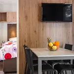 Cozy Stacaravan In Vabriga With Swimming Pool 5*