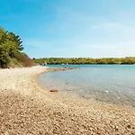 Camping Amazing Stacaravan In Vabriga With Wifi Poreč