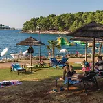 Camping Amazing Stacaravan In Vabriga With Wifi 5*