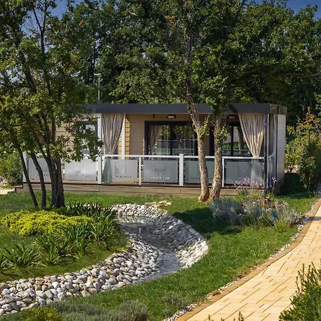 Camping Cozy Stacaravan In Vabriga With Swimming Pool 5*
