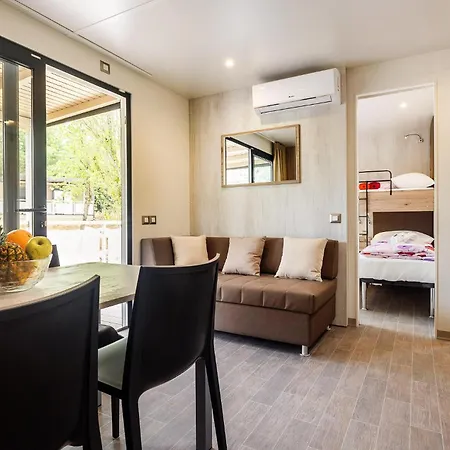 Cozy Stacaravan In Vabriga With Swimming Pool Camping