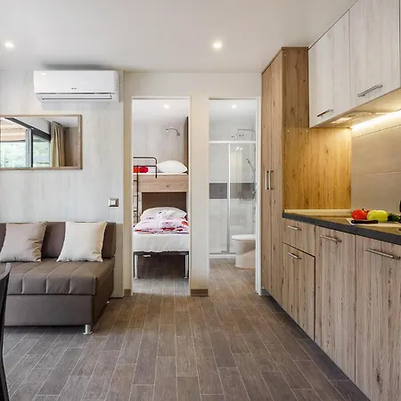 Camping Cozy Stacaravan In Vabriga With Swimming Pool