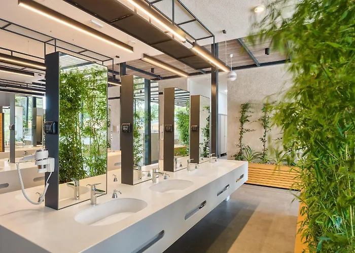 אתר קמפינג Amazing Stacaravan In Vabriga With Wifi 5*